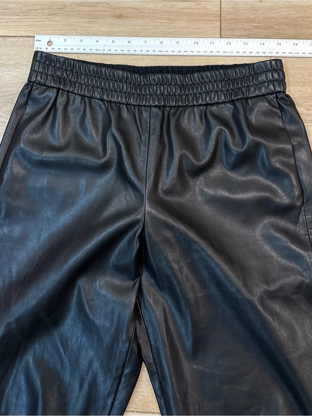 Alice + Olivia classics Pete jogger vegan faux leather pants medium m - Picture 9 of 11